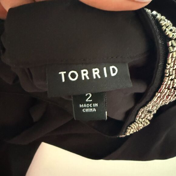 Torrid Choker Tank Georgette Jeweled Neck Sleeveless Lined Tie Blouse Sz 2 (2X) - Picture 4 of 12